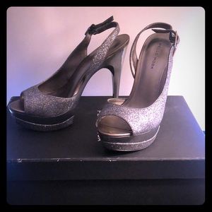Pella Moda glitter pewter heels